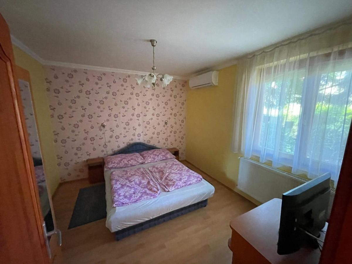 Csillam Vendeghaz Apartment Hajduszoboszlo Bagian luar foto
